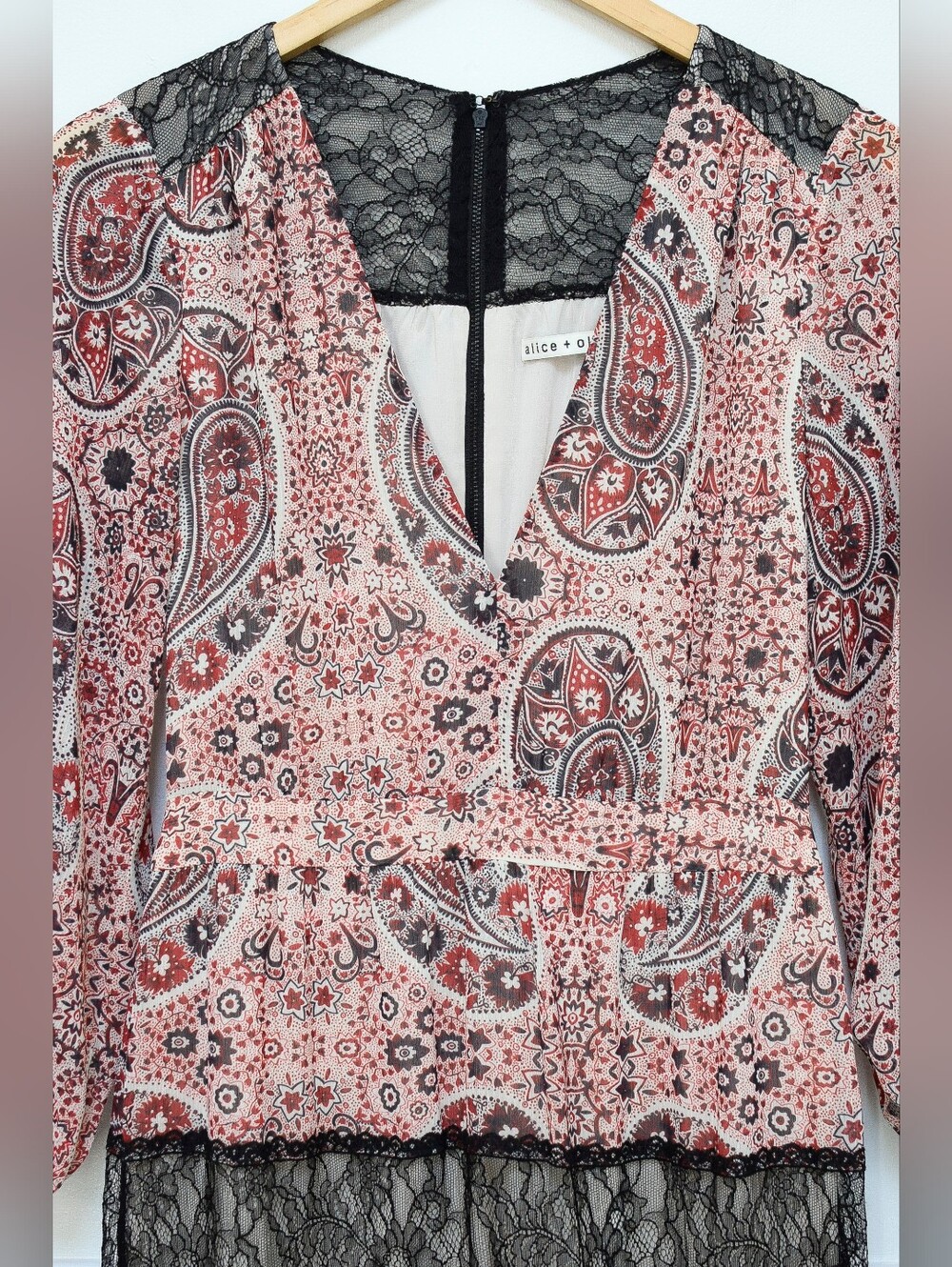 Alice + Olivia Daren Floral Paisley Maxi Dress Tiered Lace Red Black Sz 0 Boho - Picture 6 of 16
